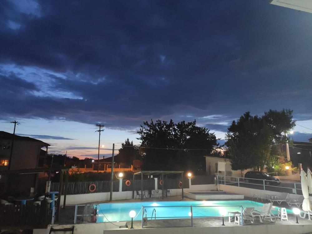 Estia Aparthotel Орестиада Екстериор снимка